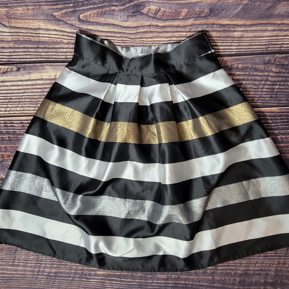Medium Maurices skirt. Black, silver, white, copper/gold stripes. NWOT.
